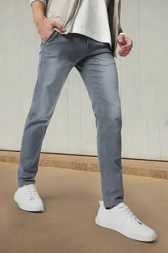 Men Slim Mid Rise Grey Jeans